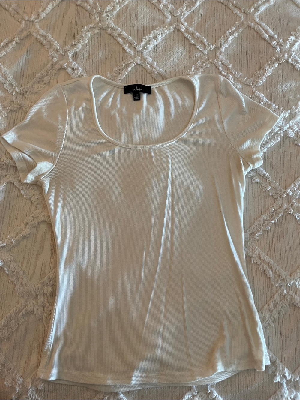 LuLus white Scoop Neck Short Sleeve Tee